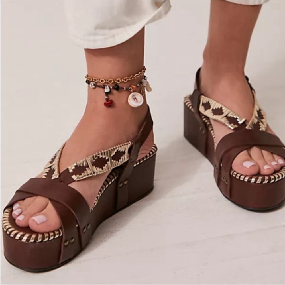 Free People) Sedona Leather Dark Brown Platform Sandals with Buckle.